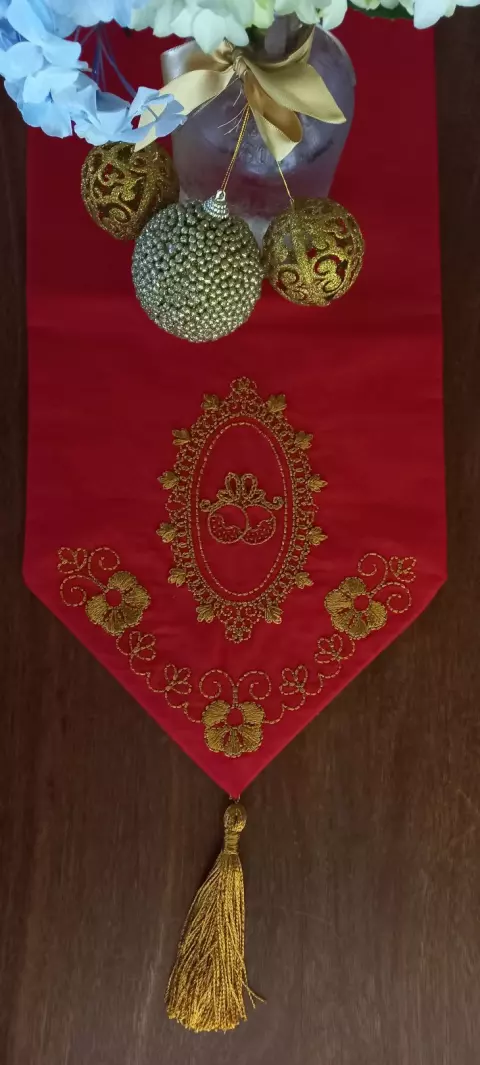 Trilho de mesa - Bordado de Natal