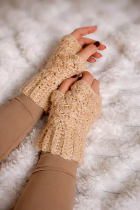 Essence Fingerless Gloves