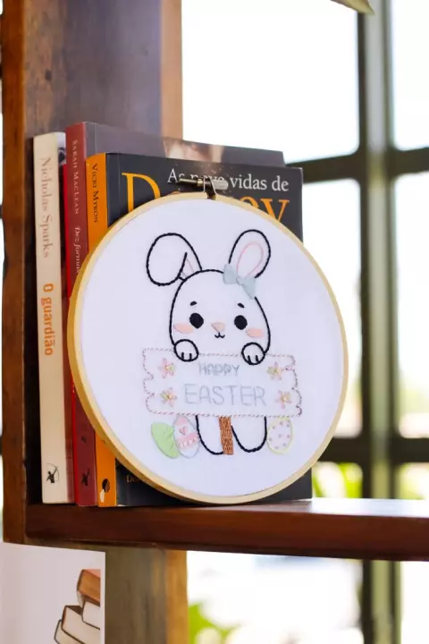 Bordado Livre – Coelho Happy Easter