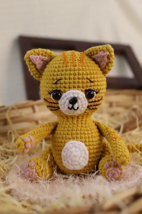 Gatinho crocheteiro mostarda