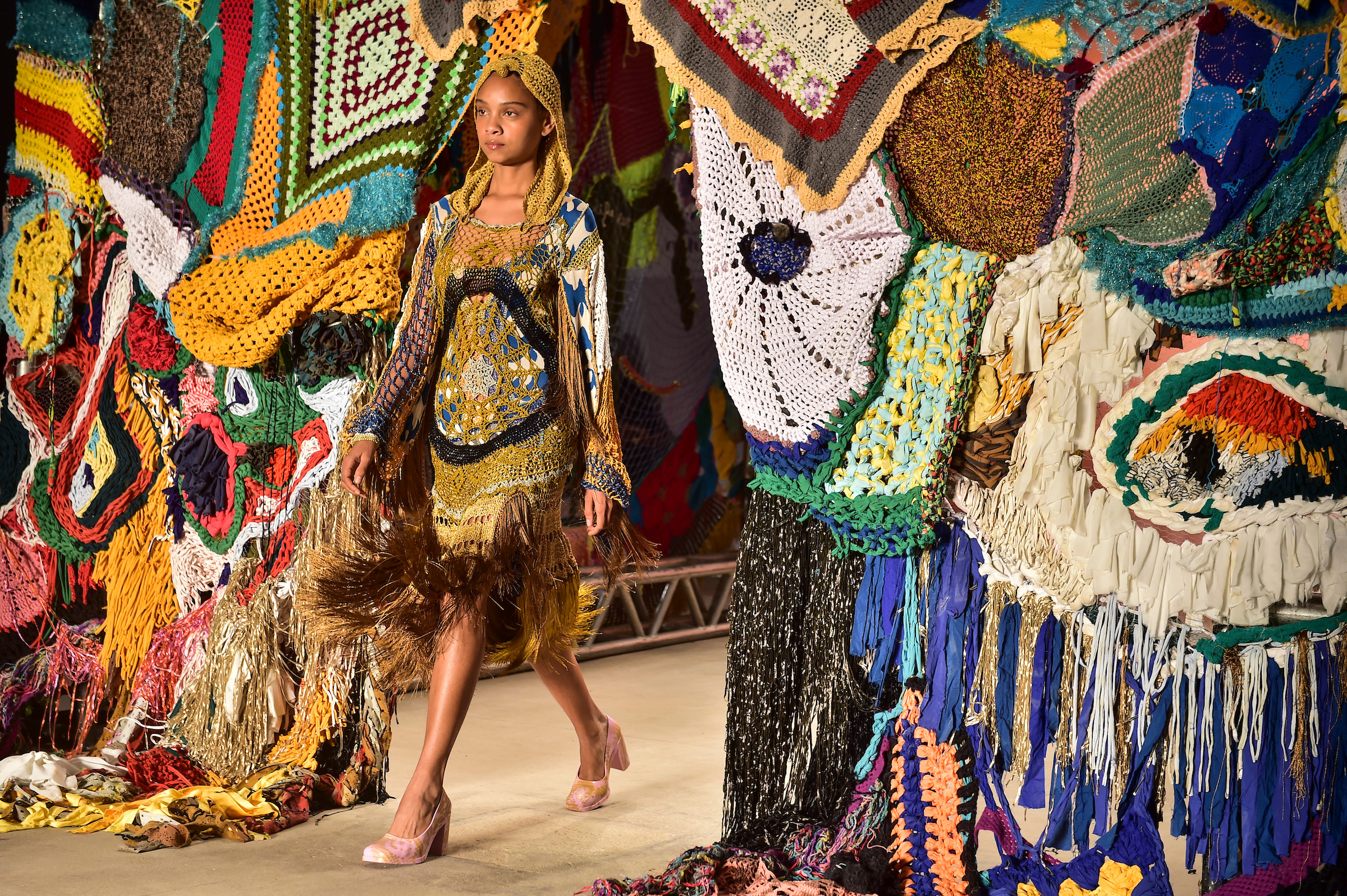 Ponto Firme: Conheça o projeto que levou crochê ao SPFW