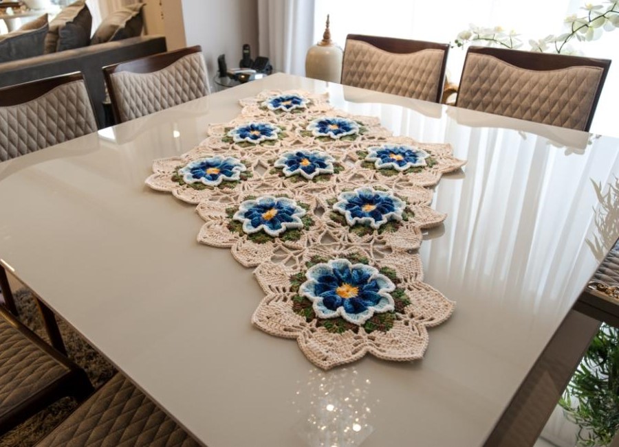 Caminho de Mesa Flores