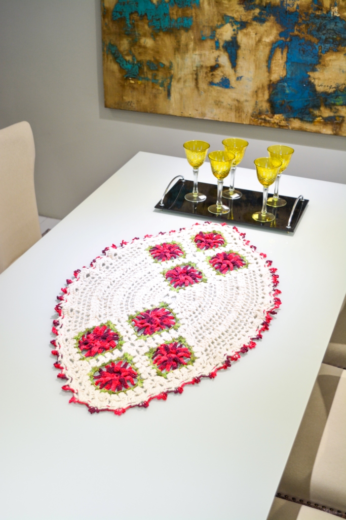 Caminho de Mesa Oval Flores