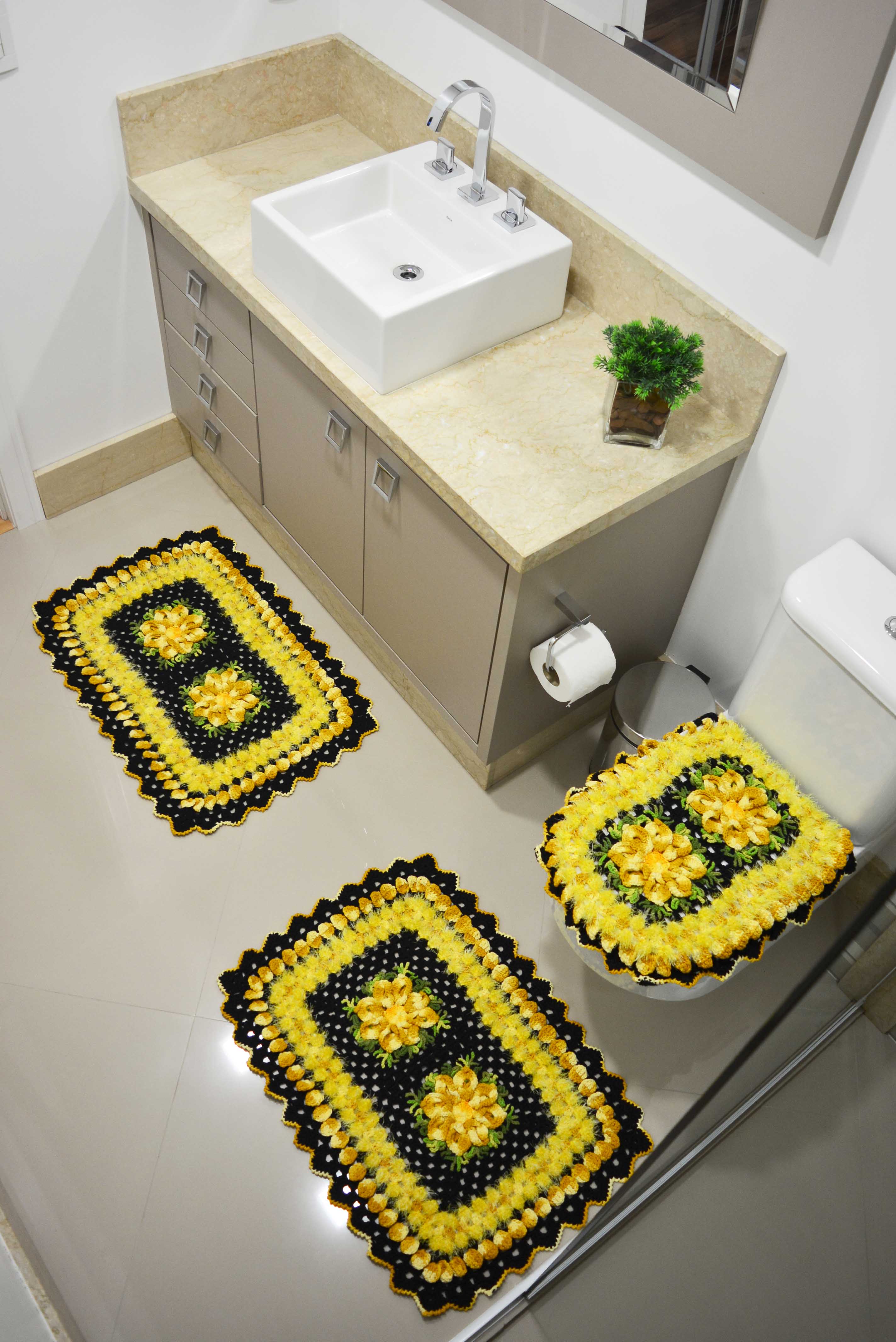 Jogo de Banheiro Preto e Amarelo