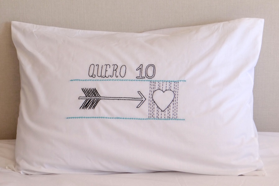 Travesseiro Vale Beijo