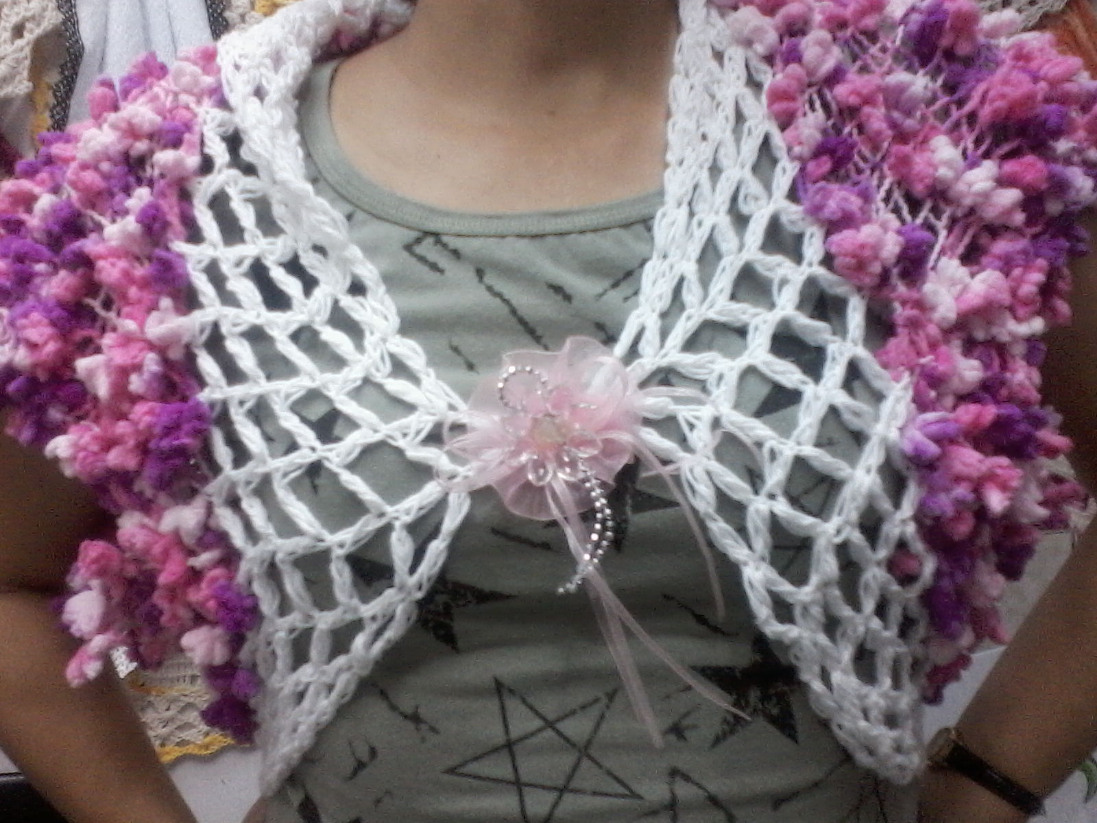 BOLERO COM LÃ FLORAL E LÃ VIENA