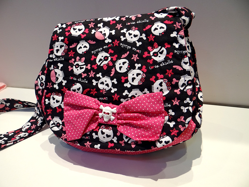 Bolsa tiracolo caveirinha