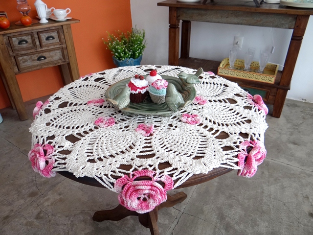 Centro de mesa creme e rosa