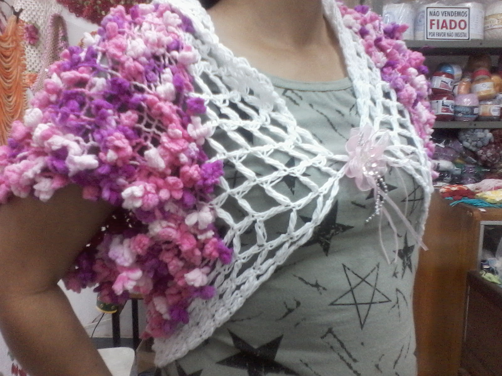 BOLERO COM LÃ FLORAL E LÃ VIENA