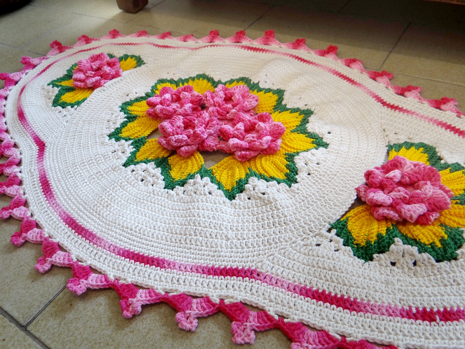 Tapete Flores Rosa e Amarelo
