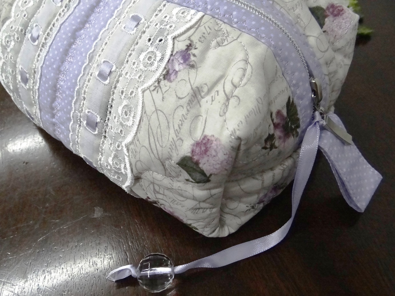 Nécessaire Patch com Bordado Inglês