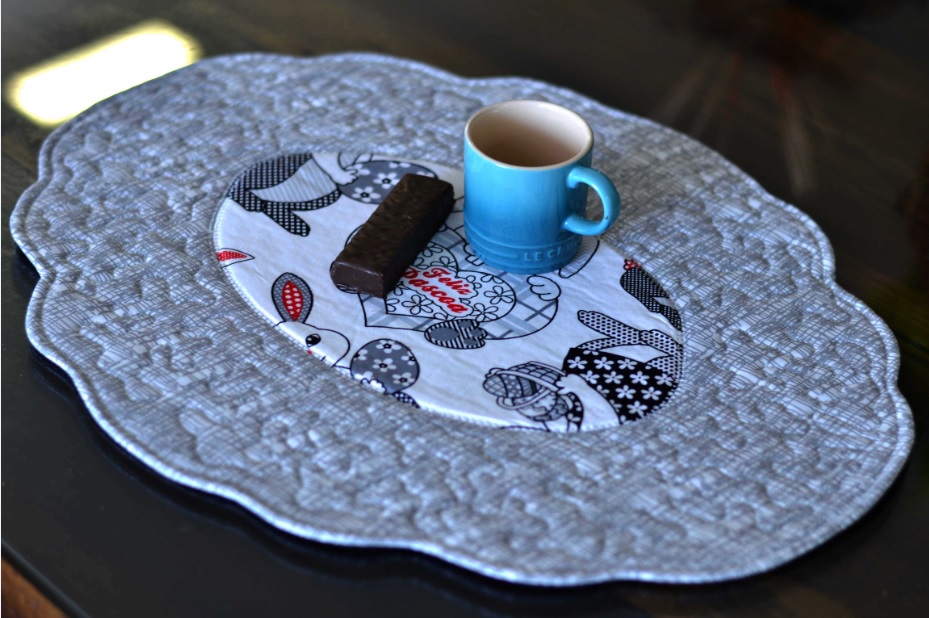 Jogo Americano Preto e Branco Páscoa
