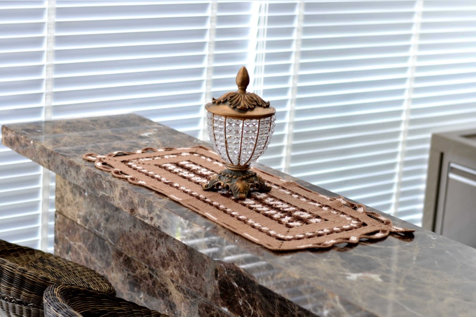 Trilho de Mesa Marrom