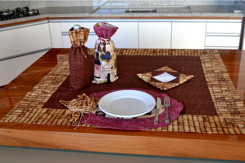 Jogo de Mesa Rolhas