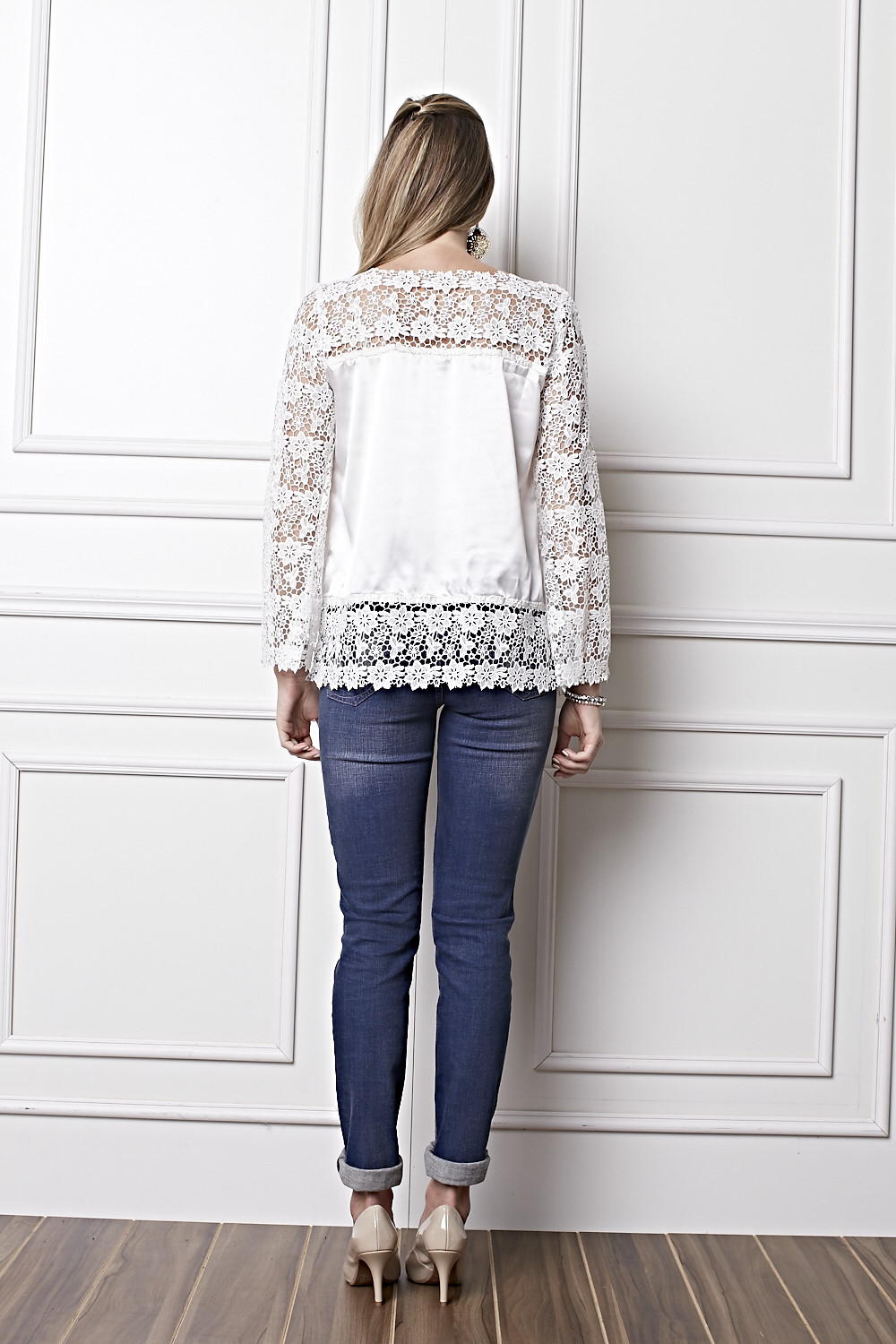 Blusa Mangas e Decote Renda