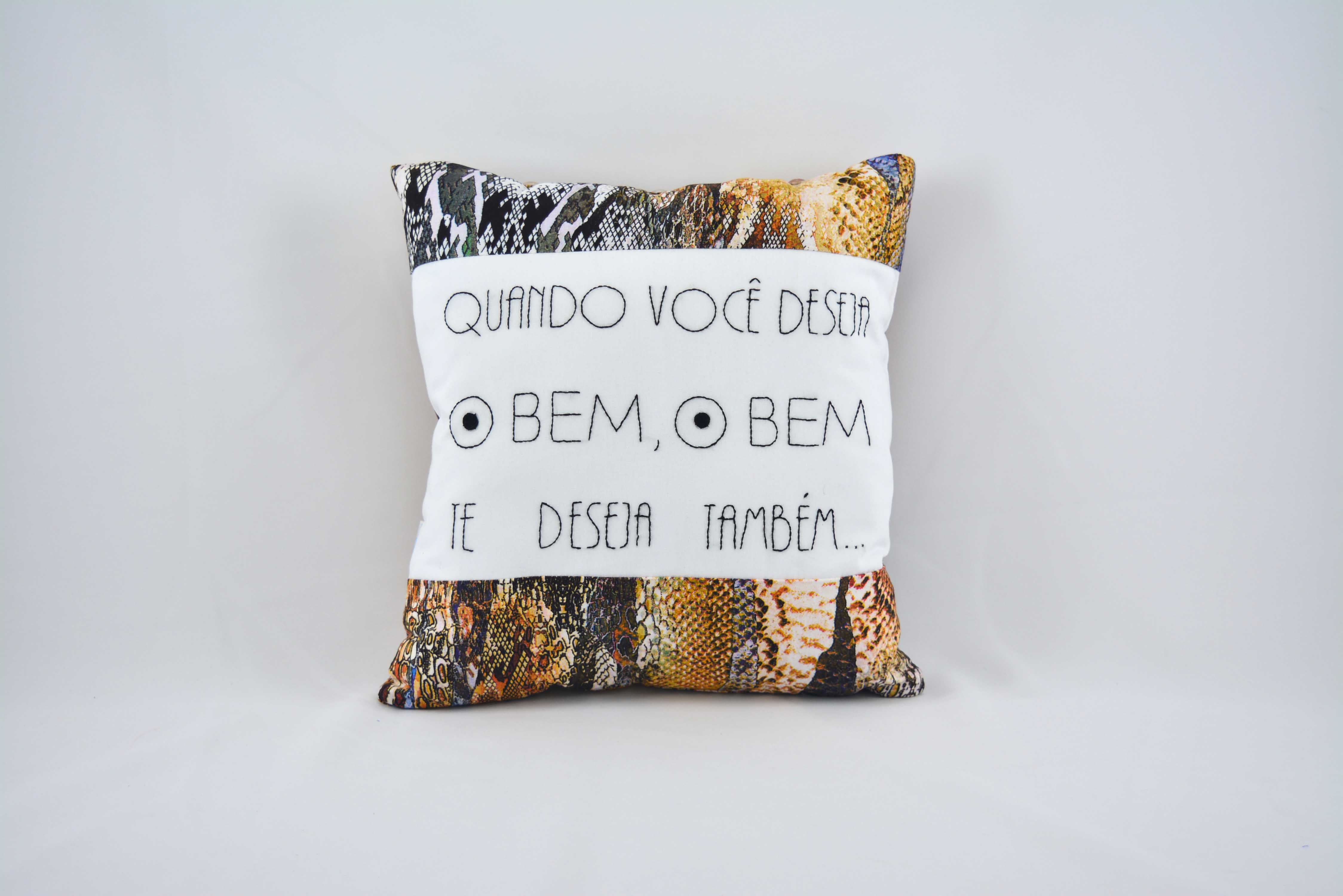 Almofadas Frases Bordadas