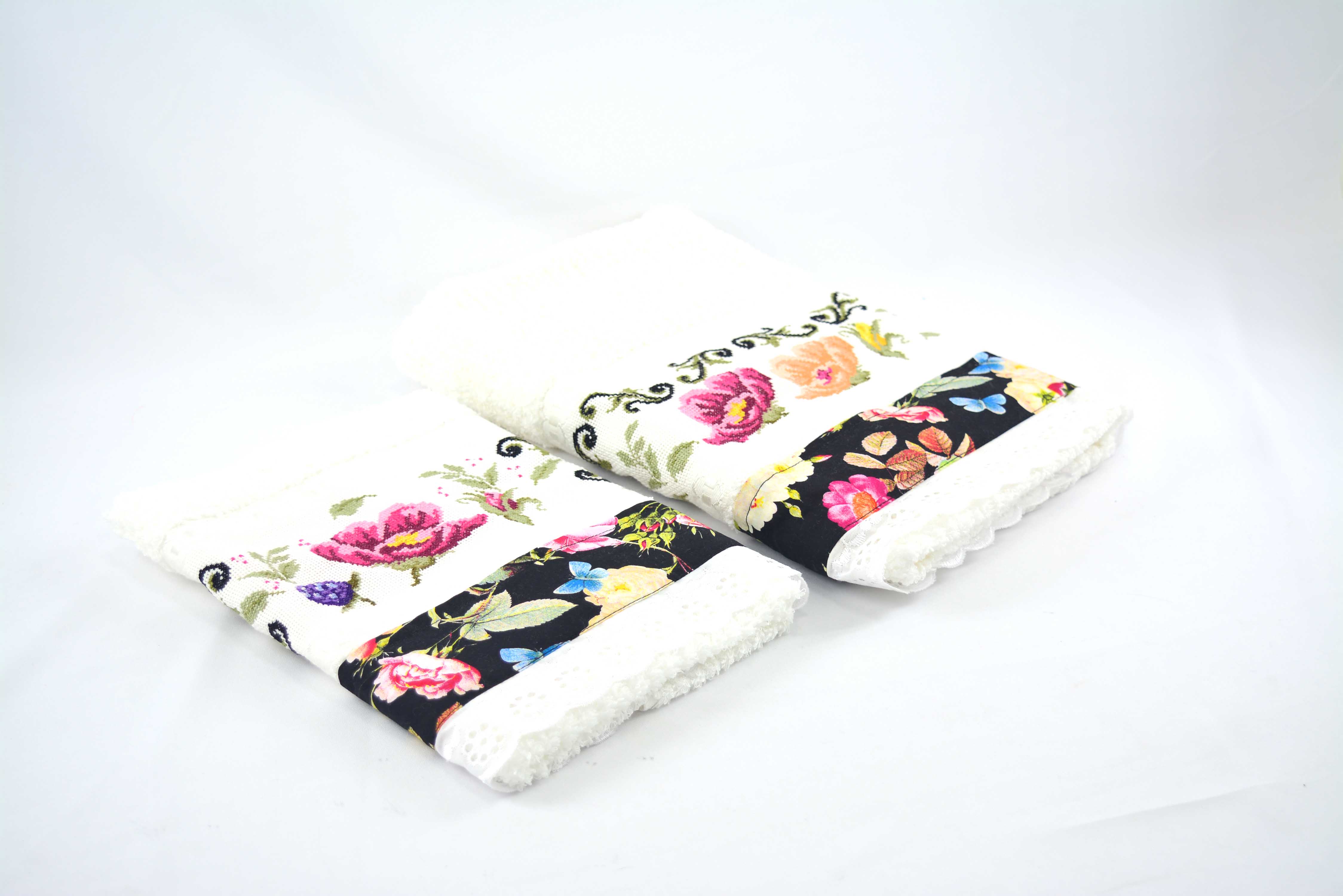 Jogo de Banho Floral Bordado
