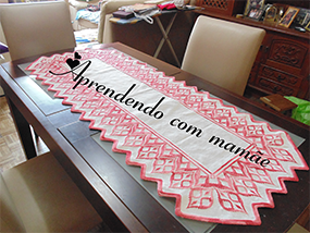 Centro de mesa bordado em Ponto reto