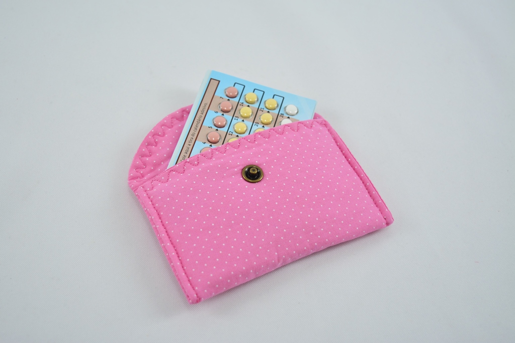 KIT PORTA PILULA E ABSORVENTES