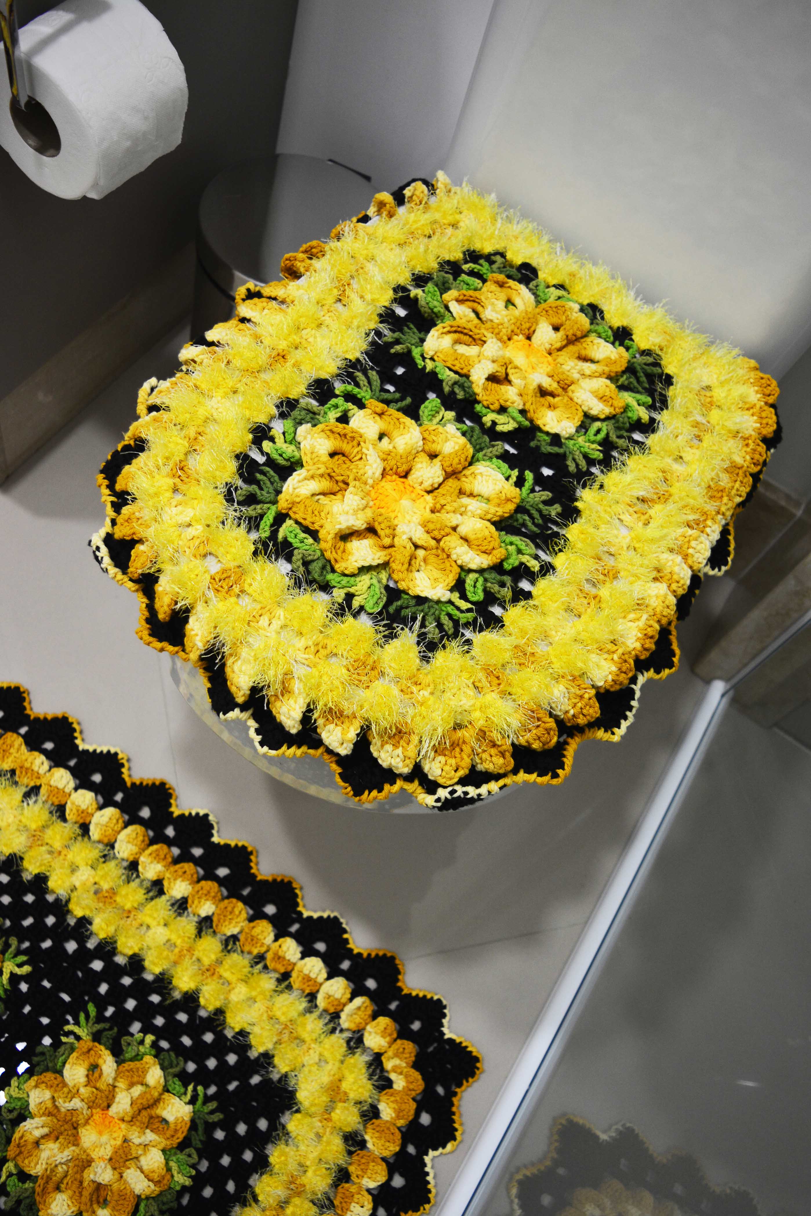 Jogo de Banheiro Preto e Amarelo