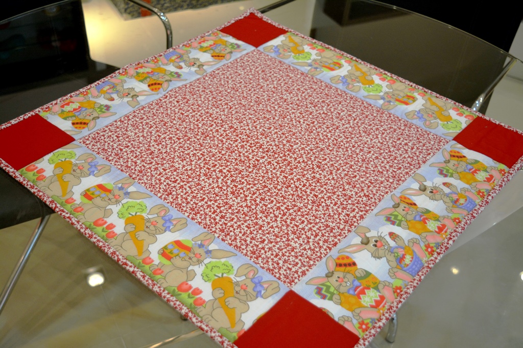 Centro de Mesa Vermelho de Páscoa