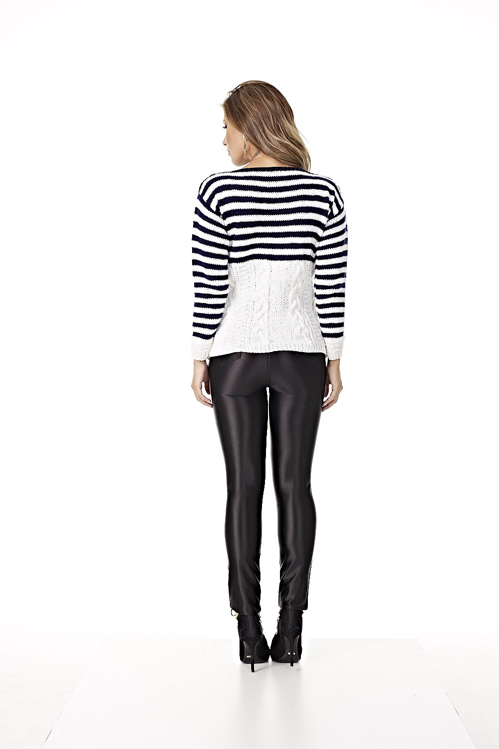 Blusa Branca e Azul Lã Seda
