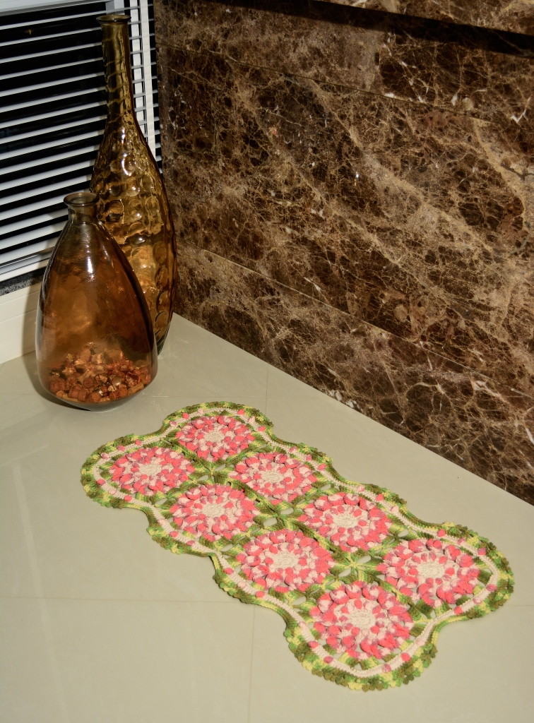 Tapete Multi Verde e Rosa com 8 Quadrados