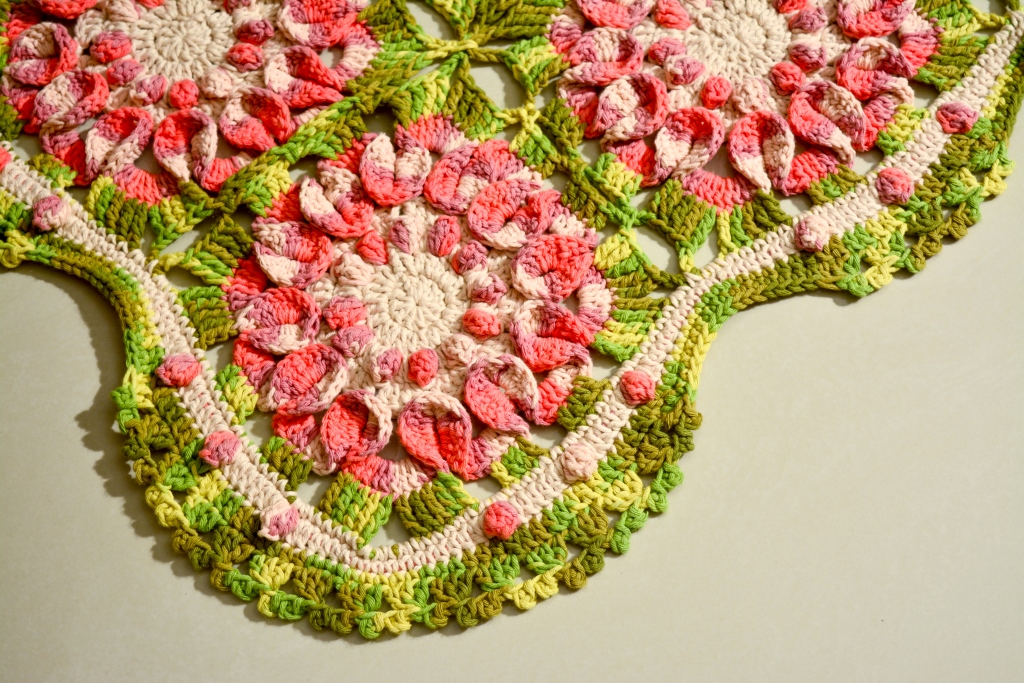 Tapete Multi Verde e Rosa com 8 Quadrados