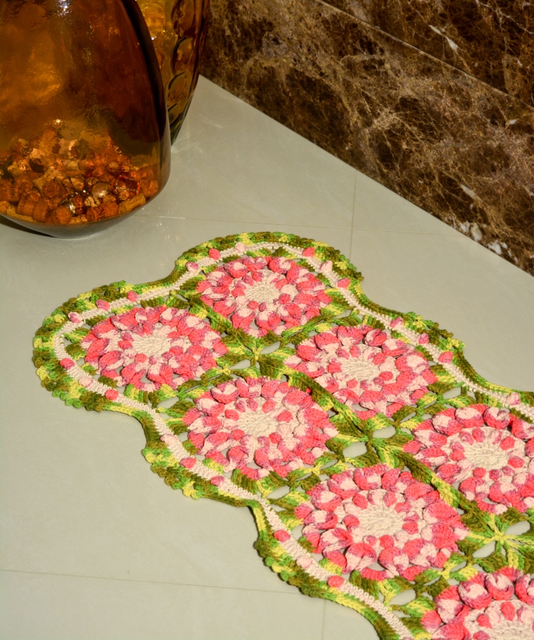 Tapete Multi Verde e Rosa com 8 Quadrados