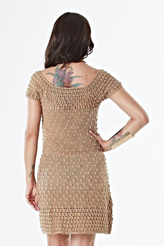 Vestido Bege Manga Curta