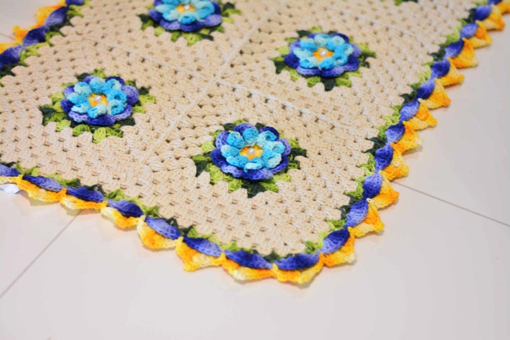 Tapete Natural com Flores Azuis
