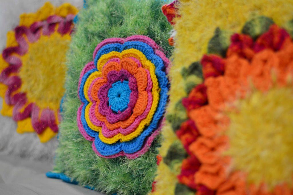 Almofadas coloridas (Amarela)