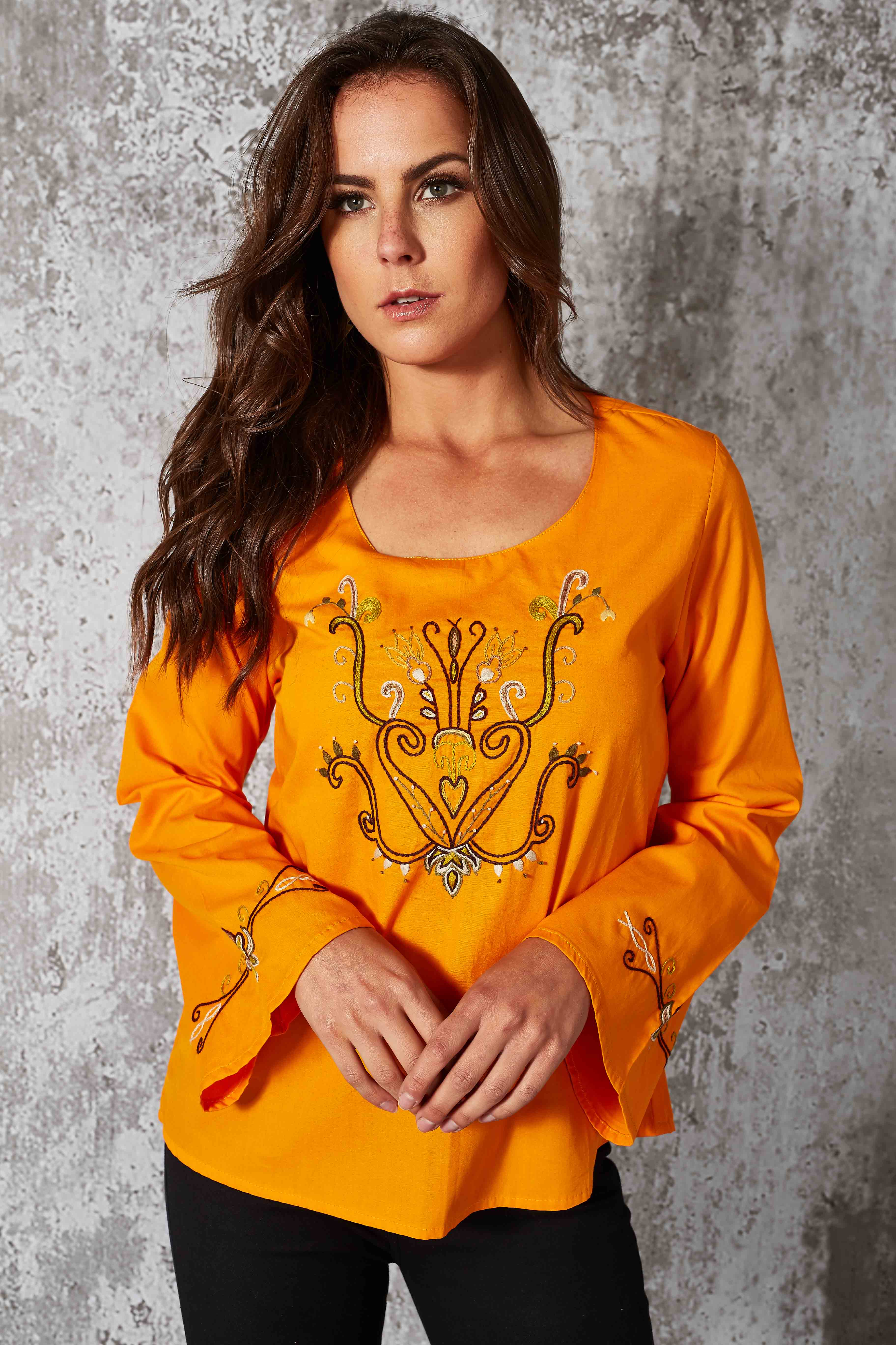 Bordado Blusa Laranja