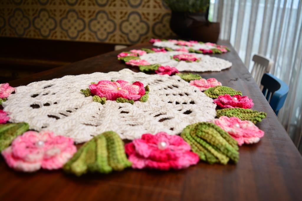 Trilho de Mesa Flores Rosas