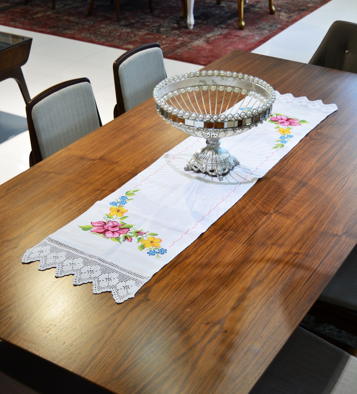 Trilho de Mesa Bordado
