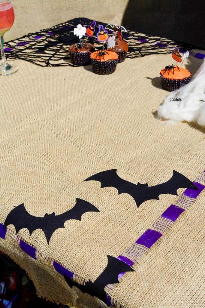 Toalha de Mesa Juta com Morcegos