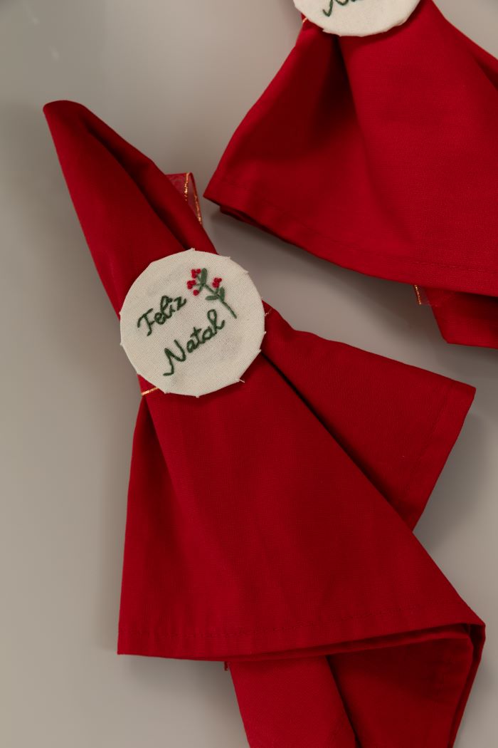 Bordado Livre – Porta Guardanapo Feliz Natal