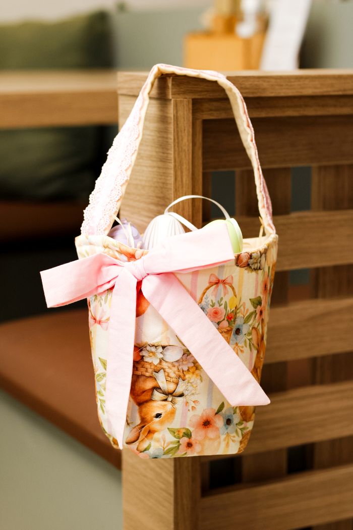 CESTA DE PÁSCOA COM LAÇO