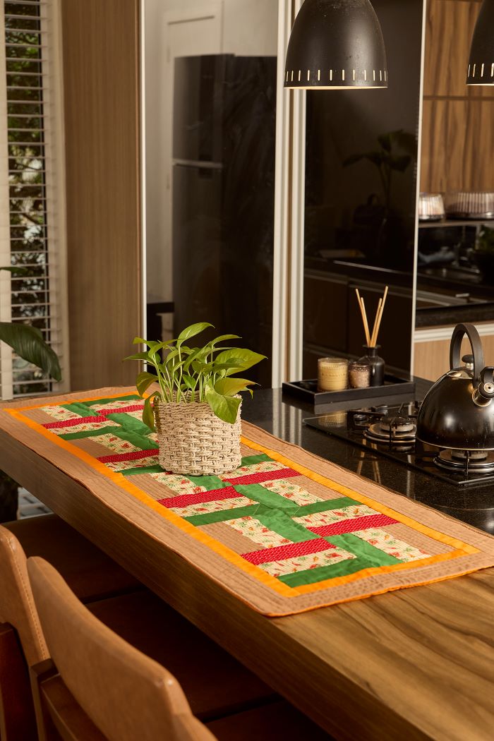 Trilho de mesa Pimentinhas